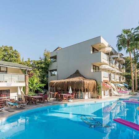 Tropic Beach Club Side Hotel Exterior photo