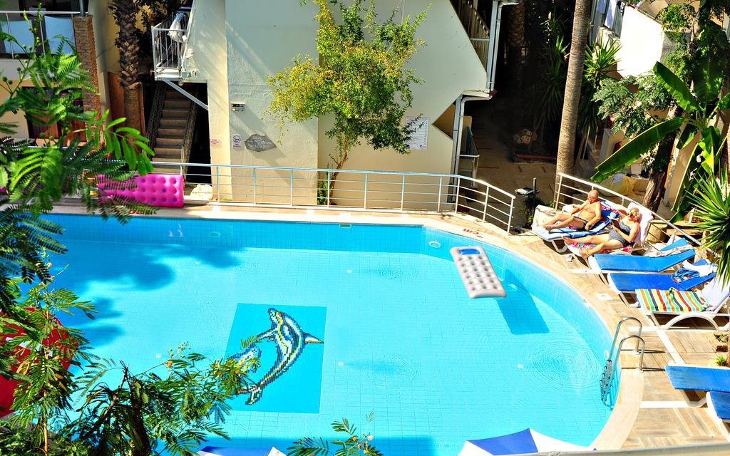 Tropic Beach Club Side Hotel Exterior photo