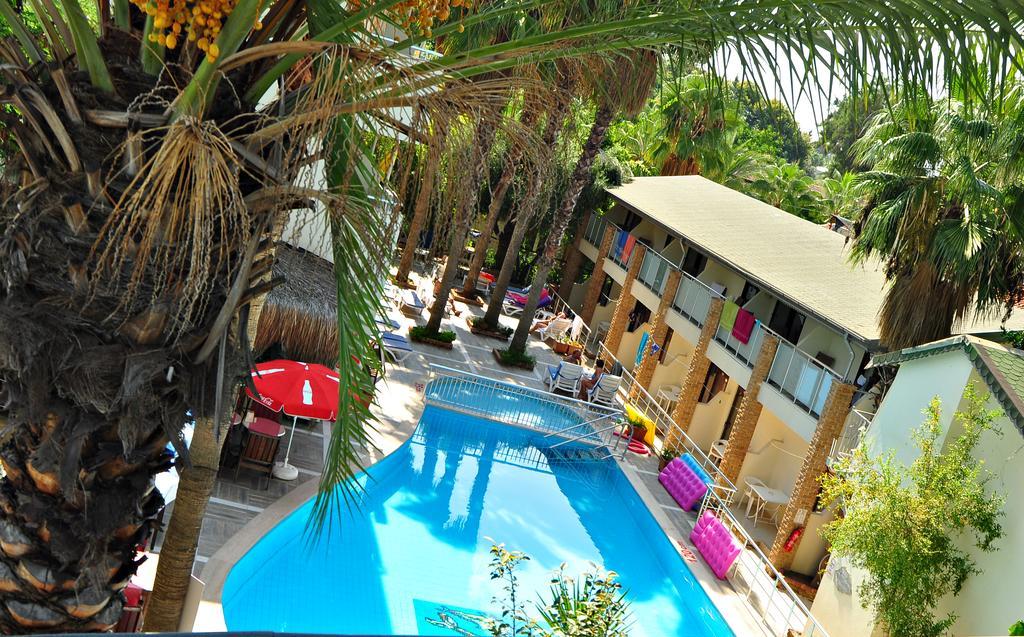 Tropic Beach Club Side Hotel Exterior photo